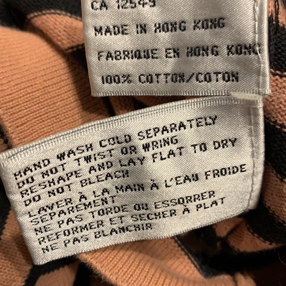 3/$30 Pretty Vintage Stretchy Sweater - Picture 5 of 5